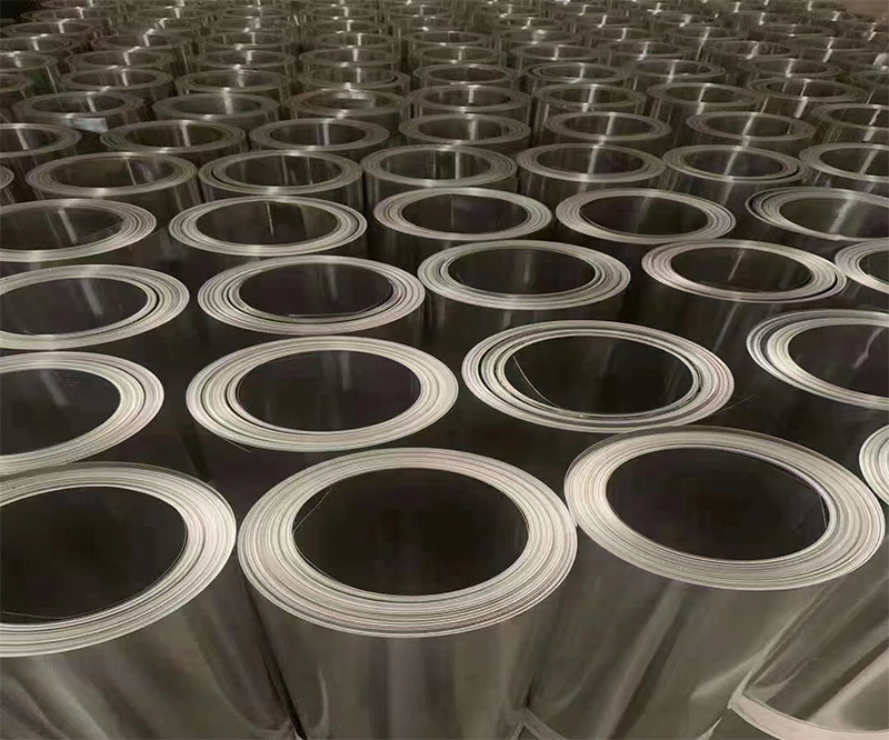 無錫鋁卷憑借著自身良好的密封性可以更好地保護物品的質量不被破壞
